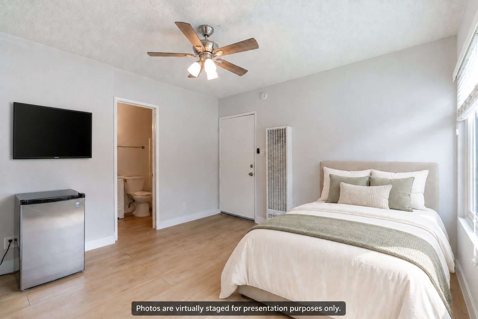 2344 Walnut Ave #4, Venice